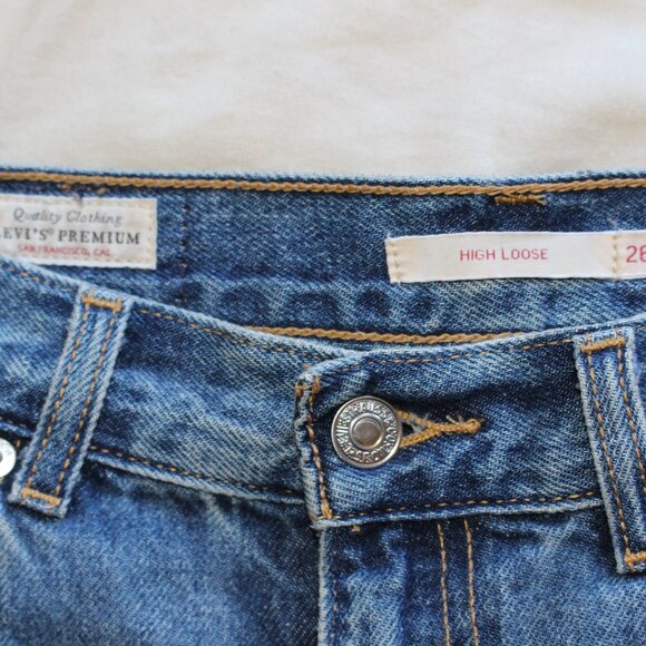 Levi's High Loose Jeans - Picture 2 of 3